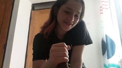 Моя подруга обнаруживает, что я мастурбирую, и грозит сказать моей тете