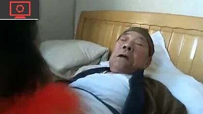 Два дедушки, шлюха и сутенер-оператор