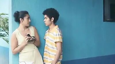 Зрелая женщина и парень из Yung, очень горячая сцена секса