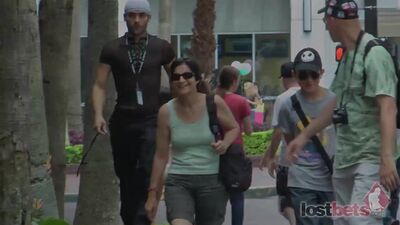 386 раздевание хай-карт с Olivia Dakota и Mouna