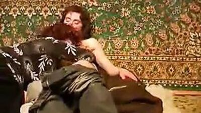 Старая бабушка и внук русской