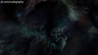 Сиськи Мелани Тьерри (Mélanie Thierry) в фильме "Теорема Зеро" (The Zero Theorem, 2013, Терри Гиллиам)