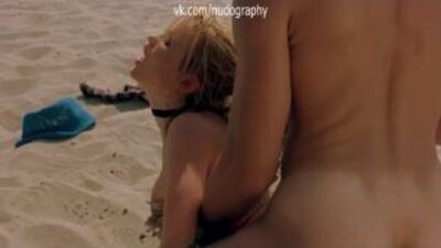 Юлия Маярчук (Yuliya Mayarchuk) занимается любовью в фильме Тинто Брасса "Нарушая запреты" (Cheeky, Trasgredire, 2000)