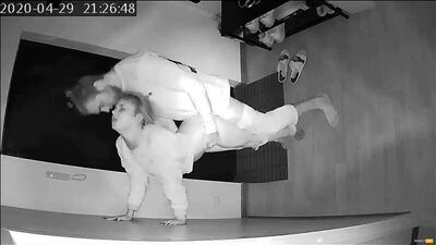 Реальная измена мужу/ изменила с соседом/ секс на скрытую камеру/ порно домашнее Maniac Alisa казанские близняшки