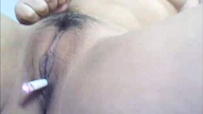 Азиатка курит сигарету пиздой и засовывает в нее апельсин Asian girl fucks herself by orange. Hardcore