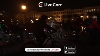 Велопробег Дедов Морозов и Снегурочек в Санкт-Петербурге