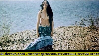 Эротические сцены из фильмов (18+) - Сексуальная сцена раздевания цыганки из фильма "ТАБОР УХОДИТ В НЕБО"