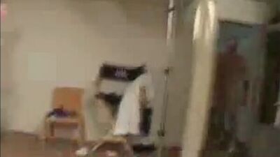 Пёрнул девушке в рот!