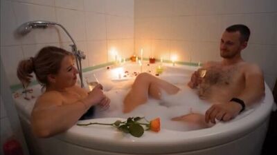 Немножко разведены - Измена в ванной