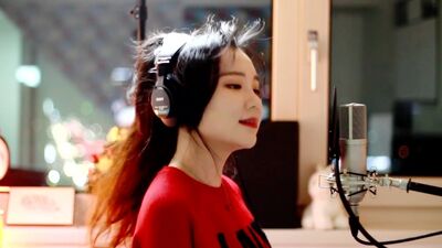 Pharrell Williams - Happy ( cover by J.Fla )/ Азиатка красиво поет