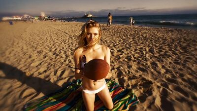 Джози Кансеко (Josie Canseco) - Basto - Hold You (2015) 1080p