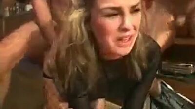 Заставил жену ебаться с друзьями Wife forced to hard sex with husbands friend and enjoy it [порно мамки инцест секс милф фулл