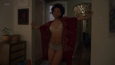 Kiersey Clemons, Jacqueline Toboni, Jeez Loueez Nude - Easy - s02e07 (US 2017) 1080p WEB