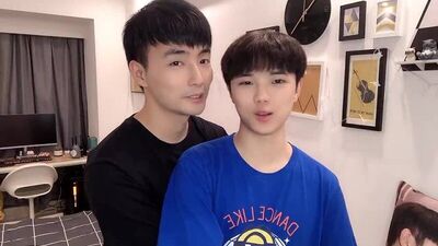 [Lucas and Kibo] This Is How We Kiss. ????Kibo Got A Hickey!???? | 我們是如何接吻的，浩猪被種草莓！[Gay Couple Lucas&Kibo]