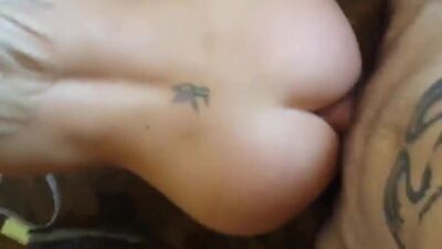 Блондиночку трахают в попку (HD секс порно видео девушки зрелые женщины milf инцест кастинги лесби мамки) порно вк