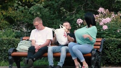 Девушка с огромными сиськами (юмор прикол пранк пошлое секси видео шутка розыгрыш Sexy Video Explicit humor fun prank)