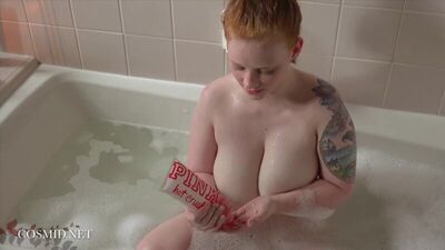 Kaycee Barnes - KAYCEE'S TUB VIDEO [Big Boobs, Ass, Shower] [720p]