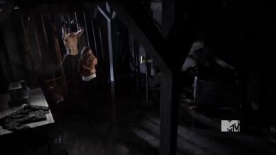 Kate проводит расследование с Derek Hale