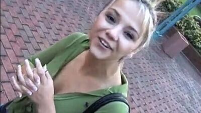 Красотка Бри. идеальная грудь