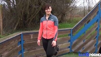 Сняли спортсменку