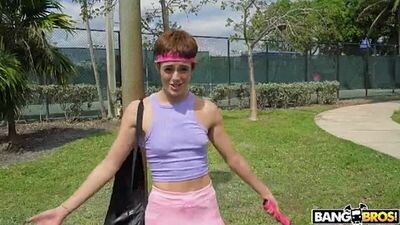 Сняли, трахнули, обманули и выкинули с машины