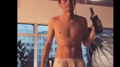 Голый Александр Гудков! Премьера новых видео!