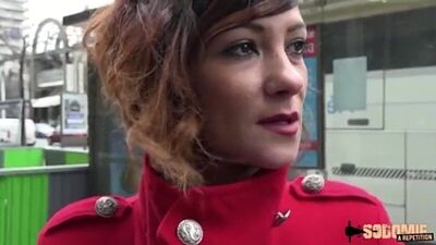 Заводная французская милфа