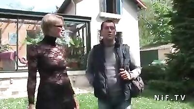 Высокая милфа на кастинге