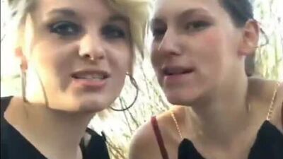 Русские виртуалки ведут трансляцию на природе