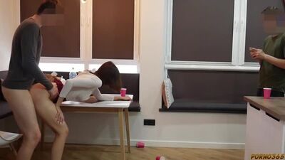 Русская парочка устроила порно шоу для соседа