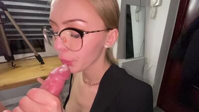 Отсосала Elizabeth Evans русское порно минет