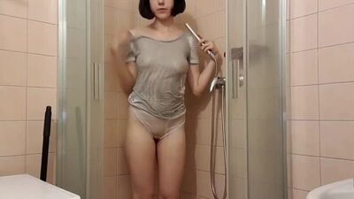 Elles club onlyfans girl