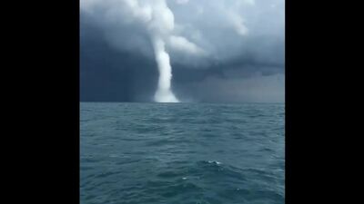Водяной смерч в Черном море, Краснодарский край - 16.07.2018