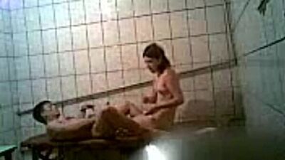 Казахская моладая пара в сауне