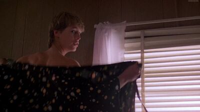 Джейми Ли Кёртис (Jamie Lee Curtis nude scenes in "Grandview, USA" 1984)