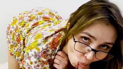 Мачеха заботится о своем пасынке, который ревнует ее к отцу