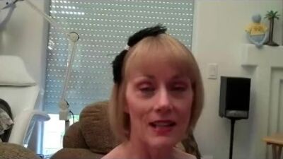 Мамка в качестве бонуса, устроила минет