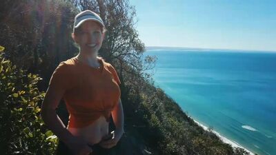 ADORABLE AUSTRALIA OUTDOOR PEE