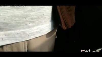 Потрогала член незнакомца в автобусе touching