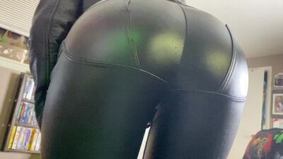 Пердеж в лицо. И не стыдно?