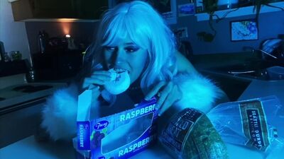 Какой-то озабоченный полтергейст