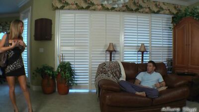 Испытай мою ярость, пока яйца бьются по подбородку