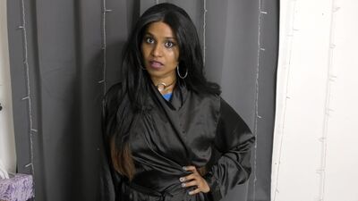 Я очень нуждаюсь в члене, поможешь!?