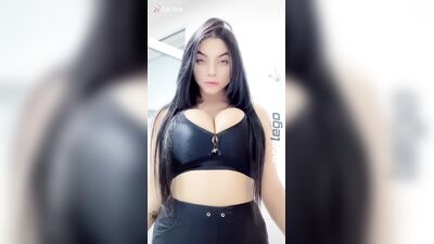 Wonderful Karniello Shows Cleavage In Black Crop Top OnlyFans