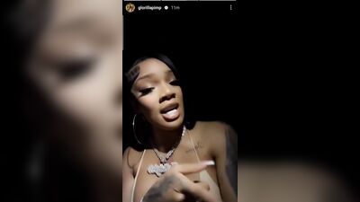 Голая GloRilla красивая грудь