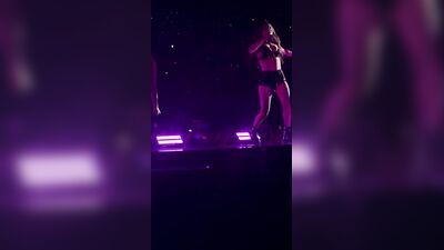 Голая Olivia Rodrigo