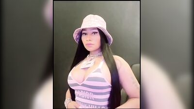 Голая Ice Spice