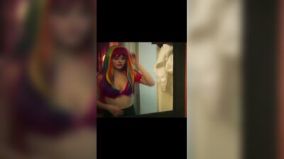 Голая Joey King