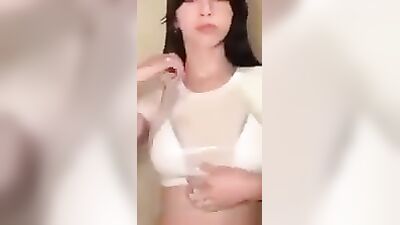 Голая Aishah Sofey