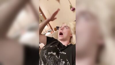 Голая Billie Eilish